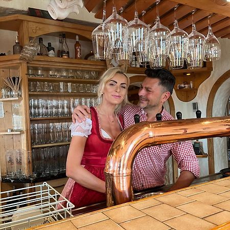 Hotel Alpenhof Markneukirchen Bagian luar foto