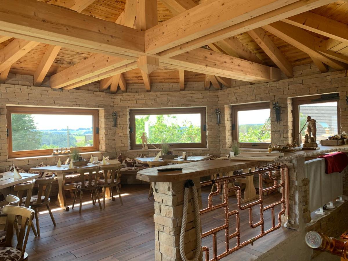 Hotel Alpenhof Markneukirchen Bagian luar foto