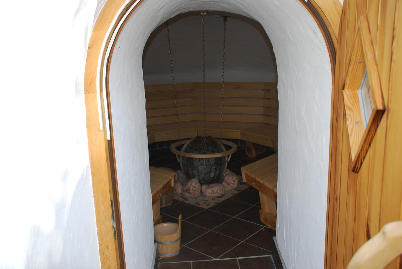 Hotel Alpenhof Markneukirchen Bagian luar foto