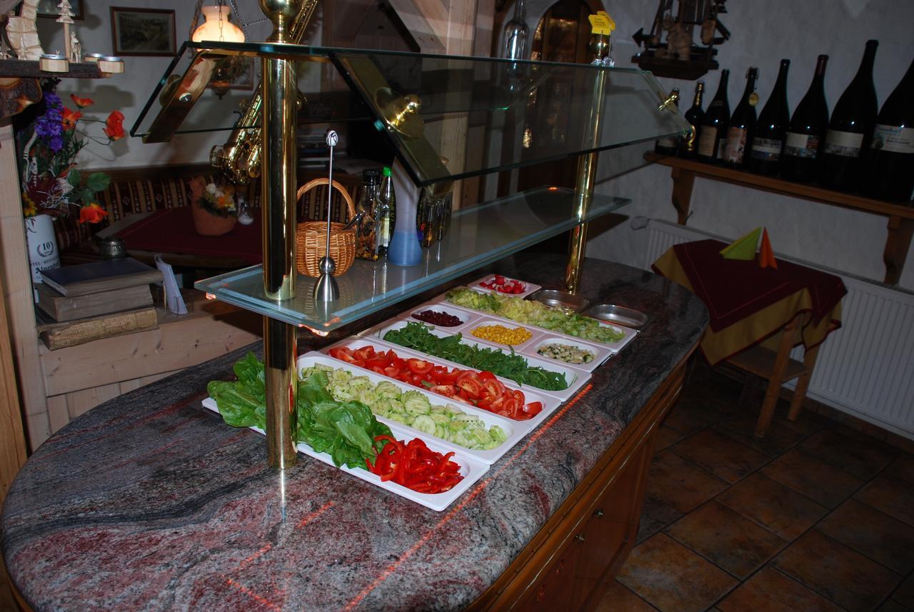 Hotel Alpenhof Markneukirchen Bagian luar foto