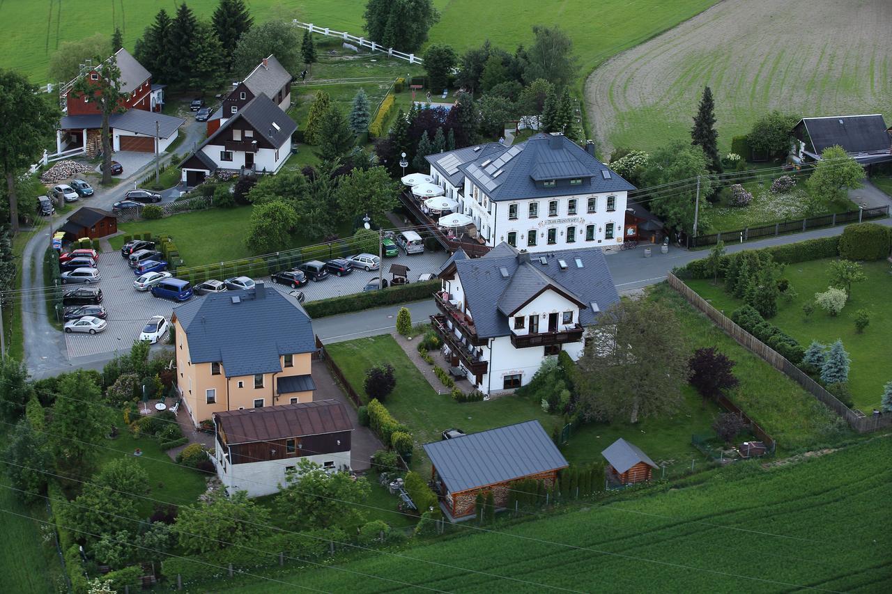 Hotel Alpenhof Markneukirchen Bagian luar foto