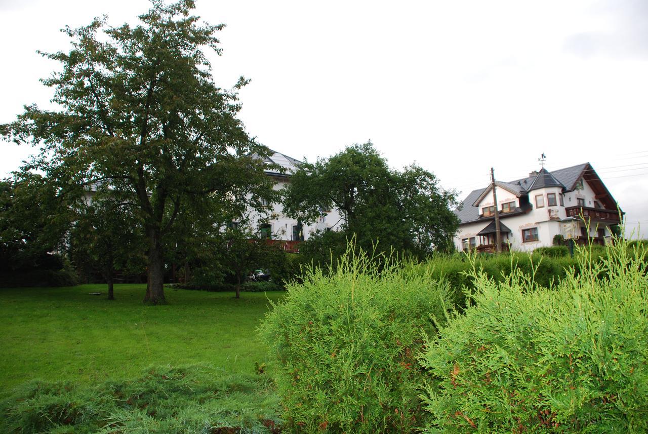 Hotel Alpenhof Markneukirchen Bagian luar foto