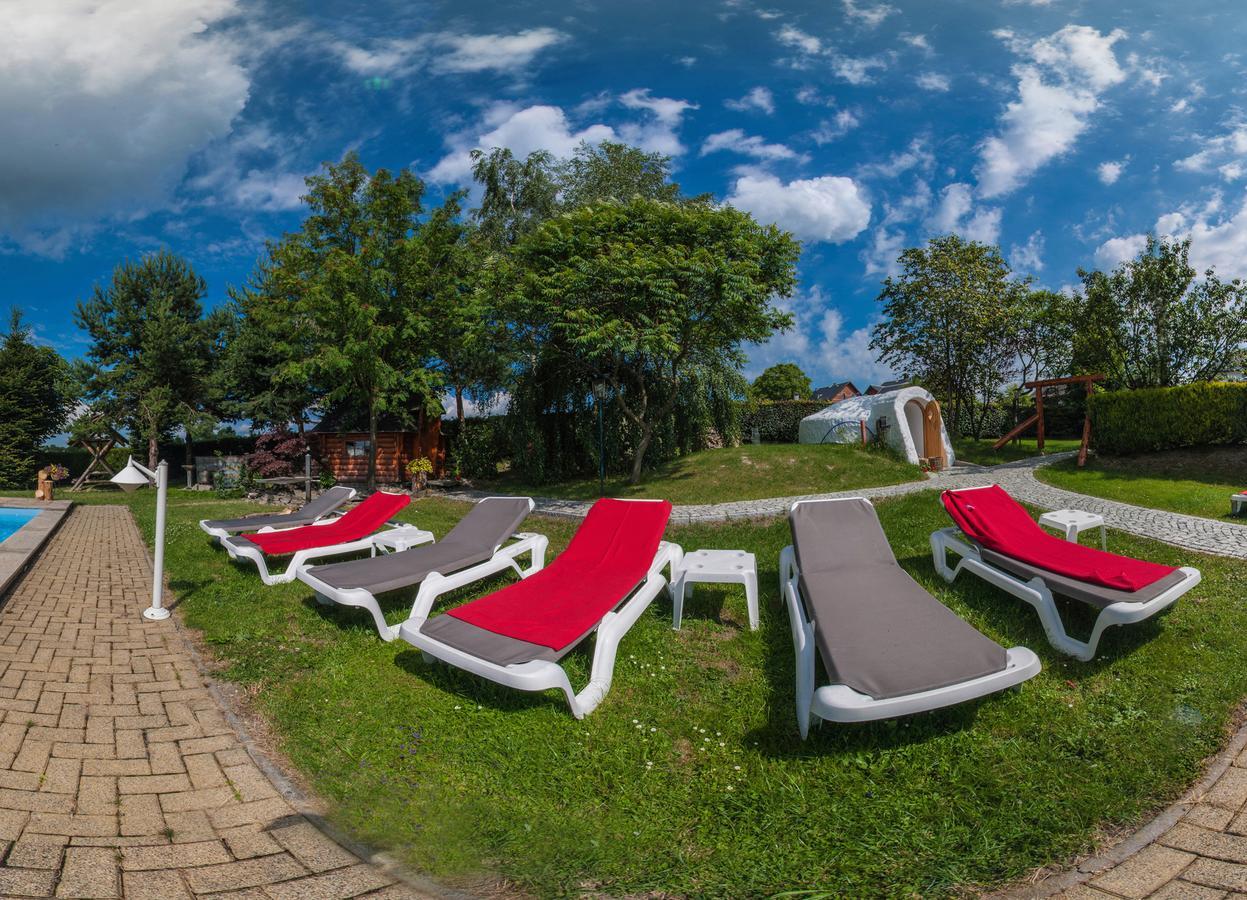 Hotel Alpenhof Markneukirchen Bagian luar foto