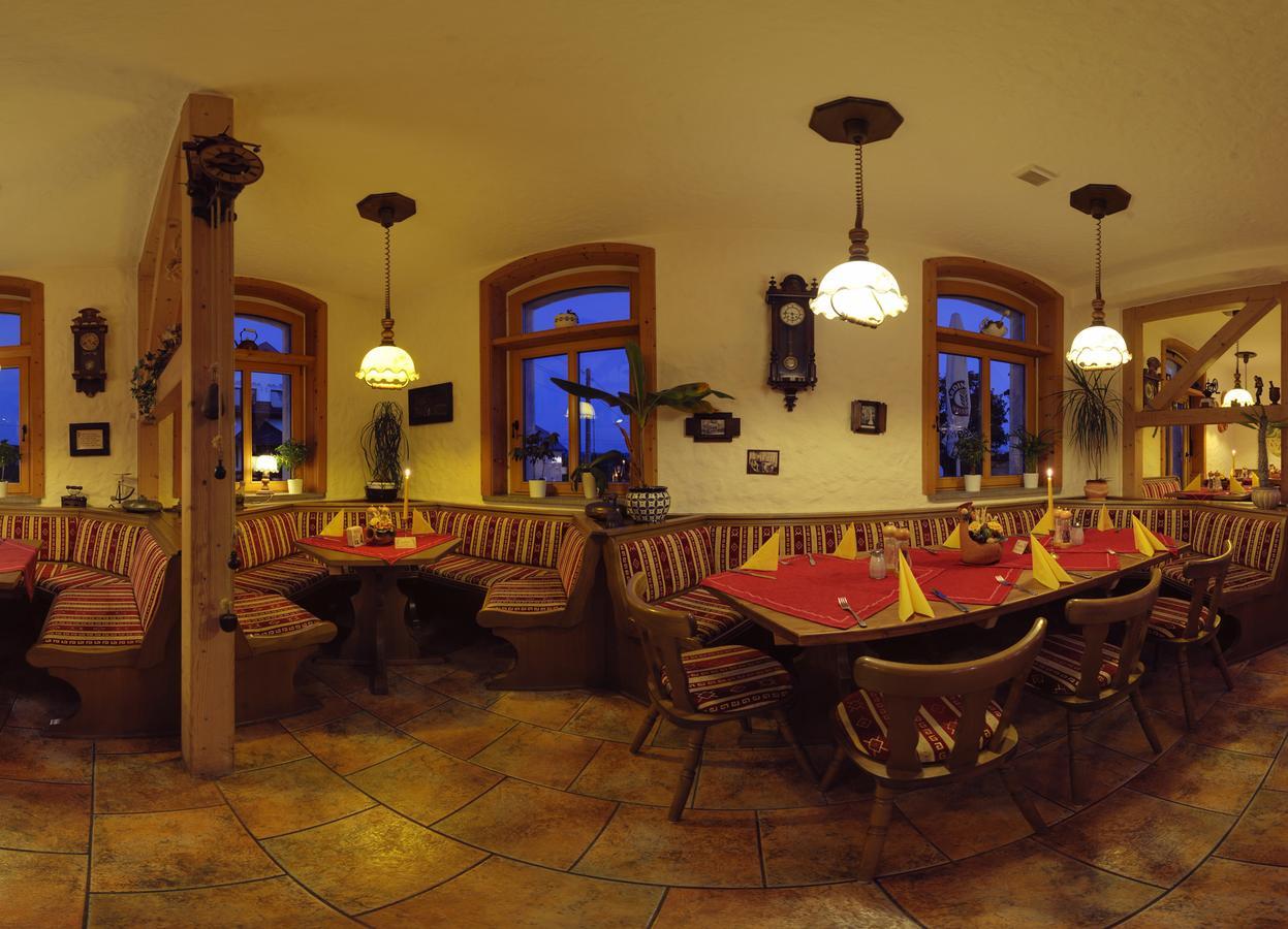 Hotel Alpenhof Markneukirchen Bagian luar foto