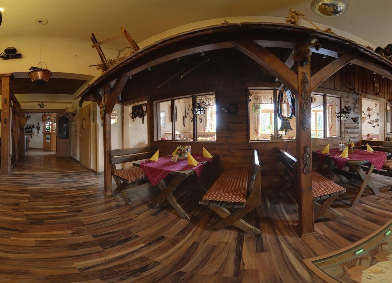 Hotel Alpenhof Markneukirchen Bagian luar foto