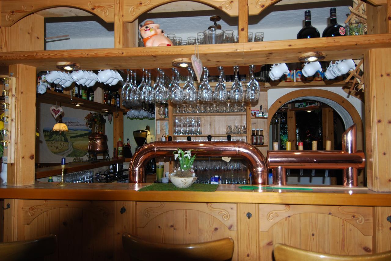 Hotel Alpenhof Markneukirchen Bagian luar foto